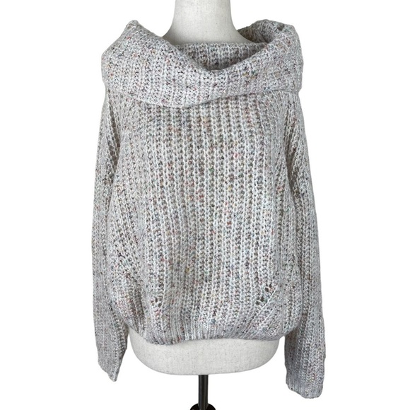 Moon & Madison Cropped Sweater - Picture 1 of 7